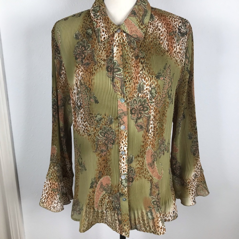 NICOLA BUTTON UP RUFFLE SLEEVE PLEATED ANIMAL TOP